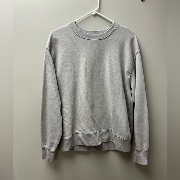 J.O & Co Light Grey Women’s Crewneck - Picture 1 of 3
